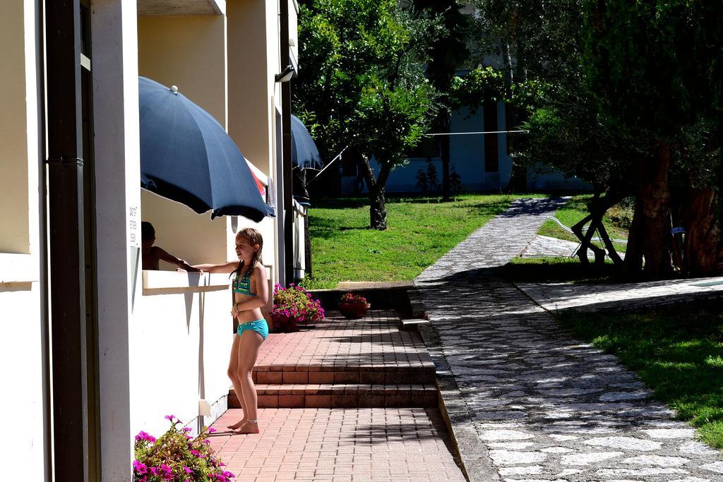 Aparthotel Residenza Benini Bardolino Exteriér fotografie